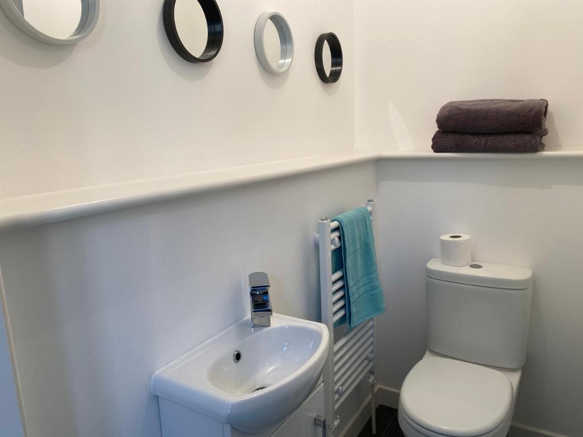 Carvetii - Edward House B - 2 Dbl Bed 1St Floor Flat Διαμέρισμα Ντανφέρμλιν Εξωτερικό φωτογραφία